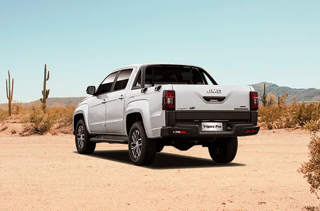 Vigus Pro rear view driving in the desert
